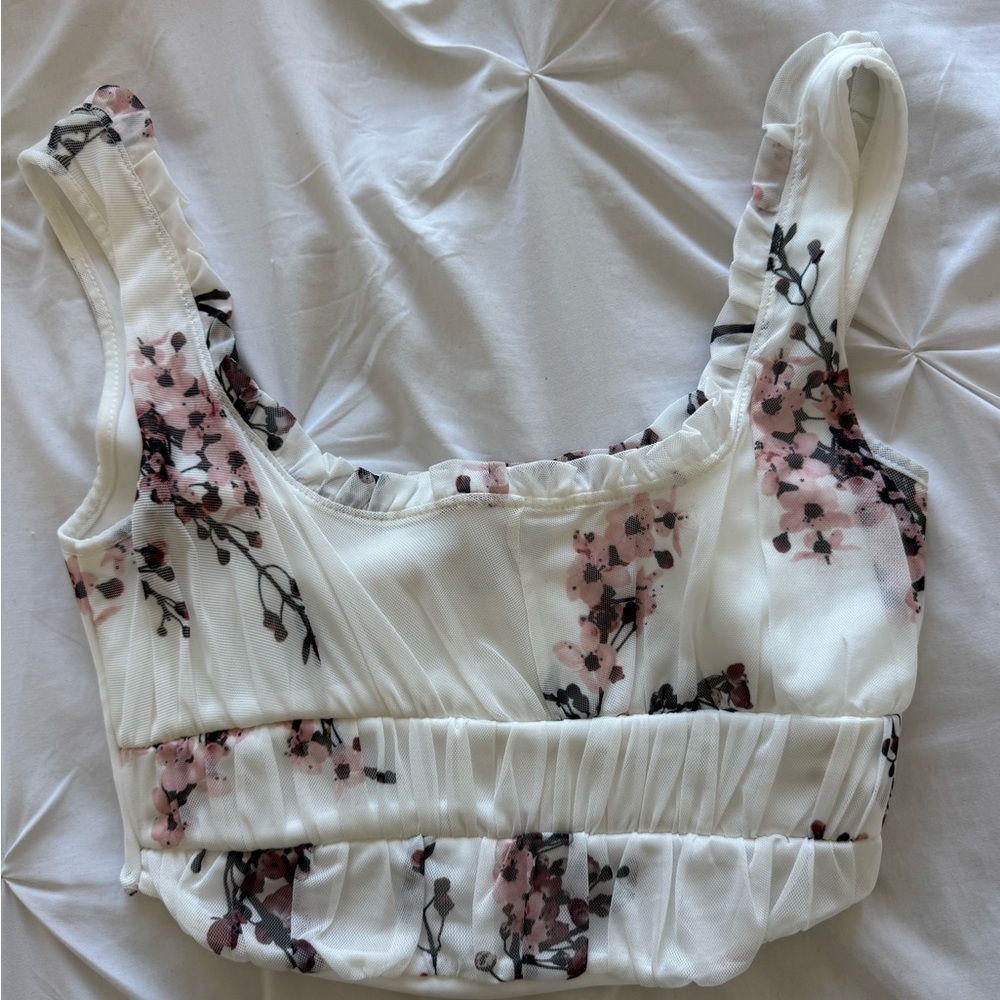 MISSGUIDED Floral White and Pink Top